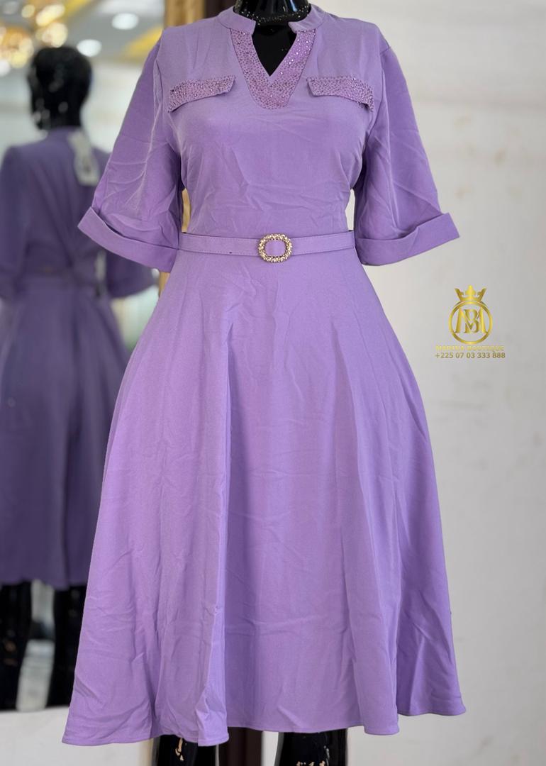 ROBE AUX GENOUX