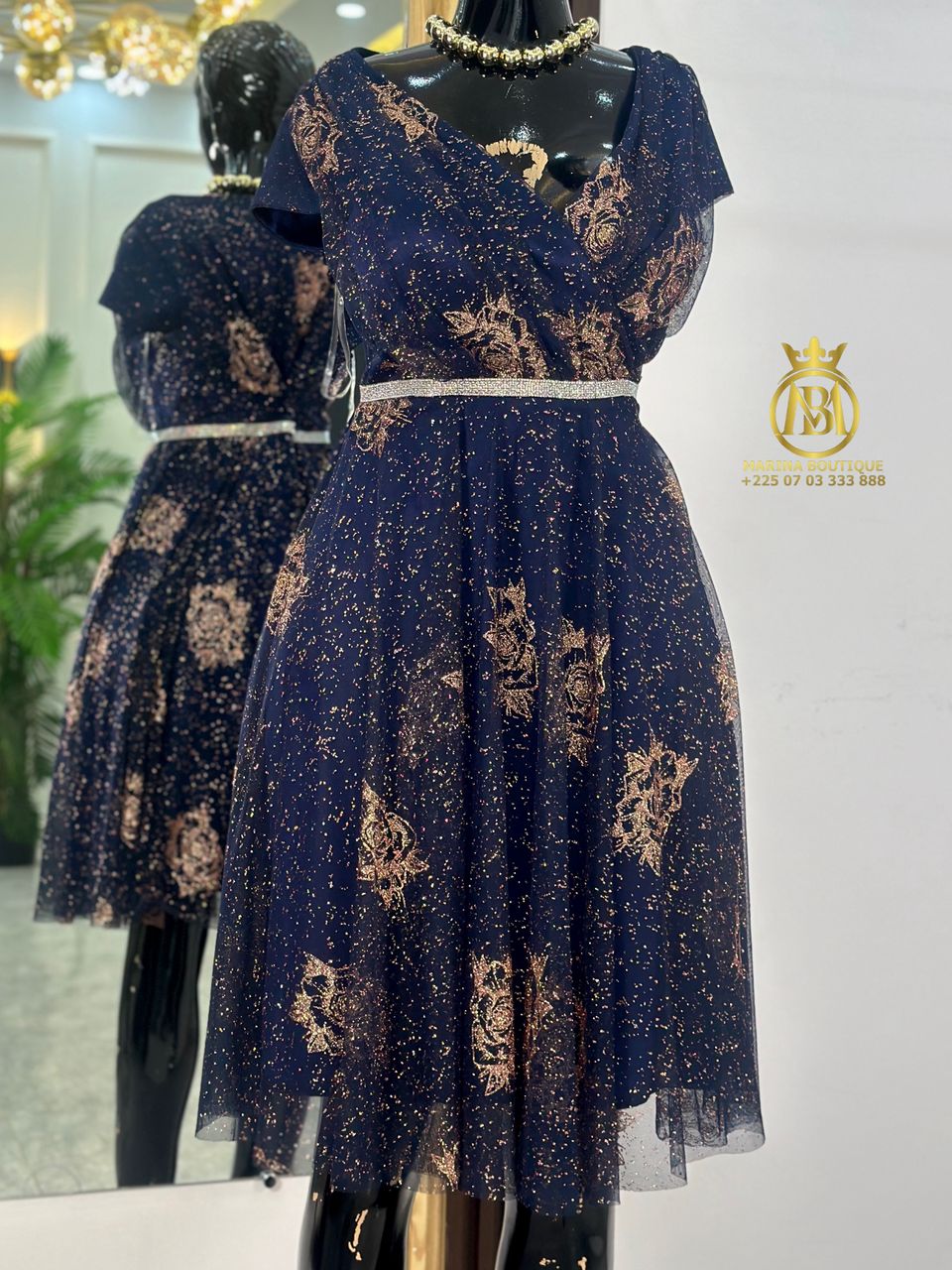 ROBE AUX GENOUX