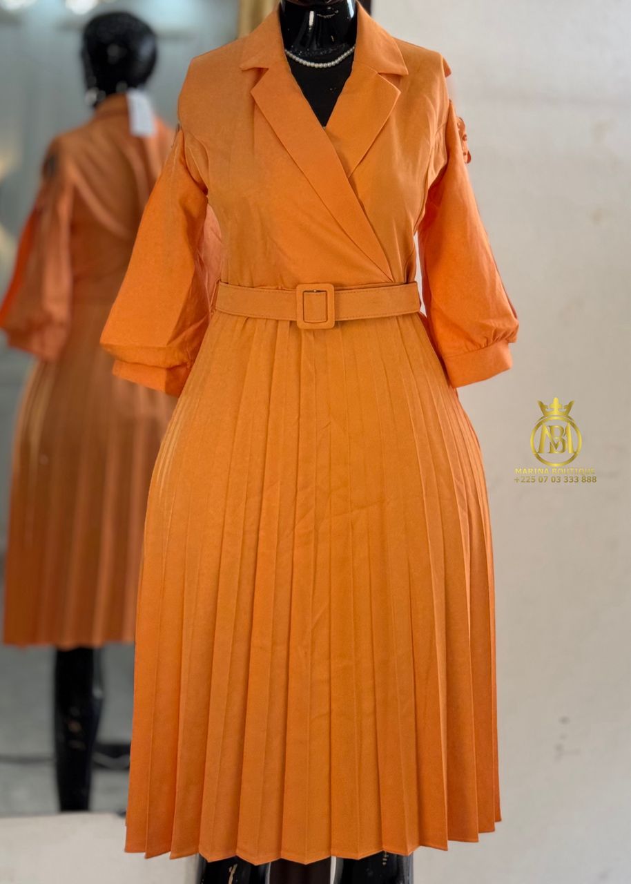 ROBE AUX GENOUX