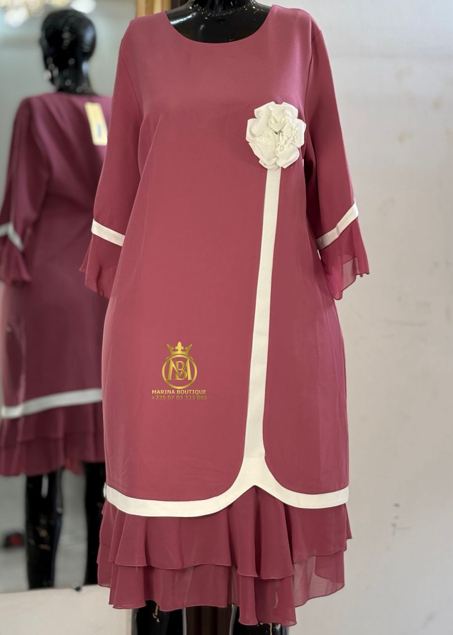 ROBE AUX GENOUX