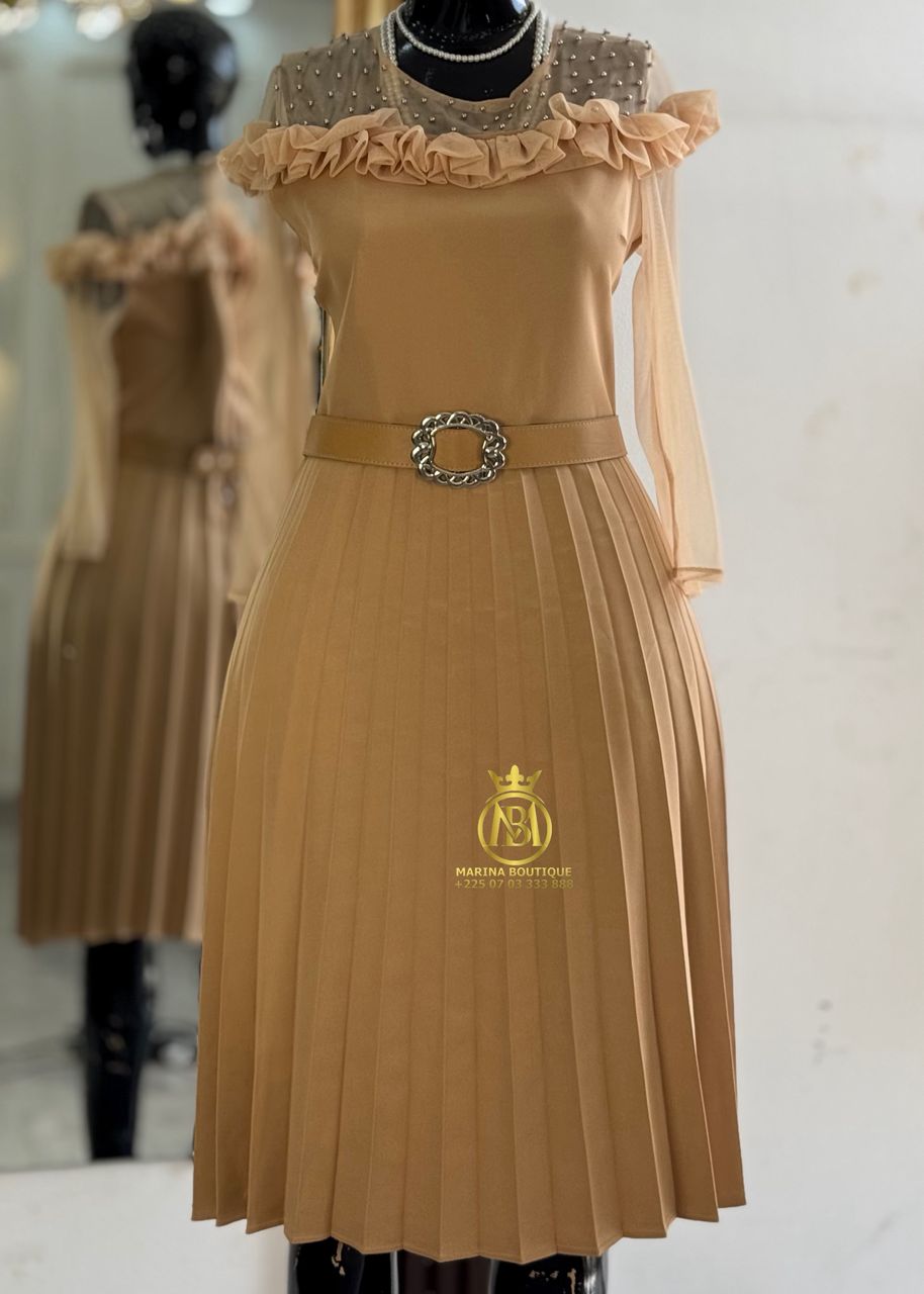 ROBE AUX GENOUX