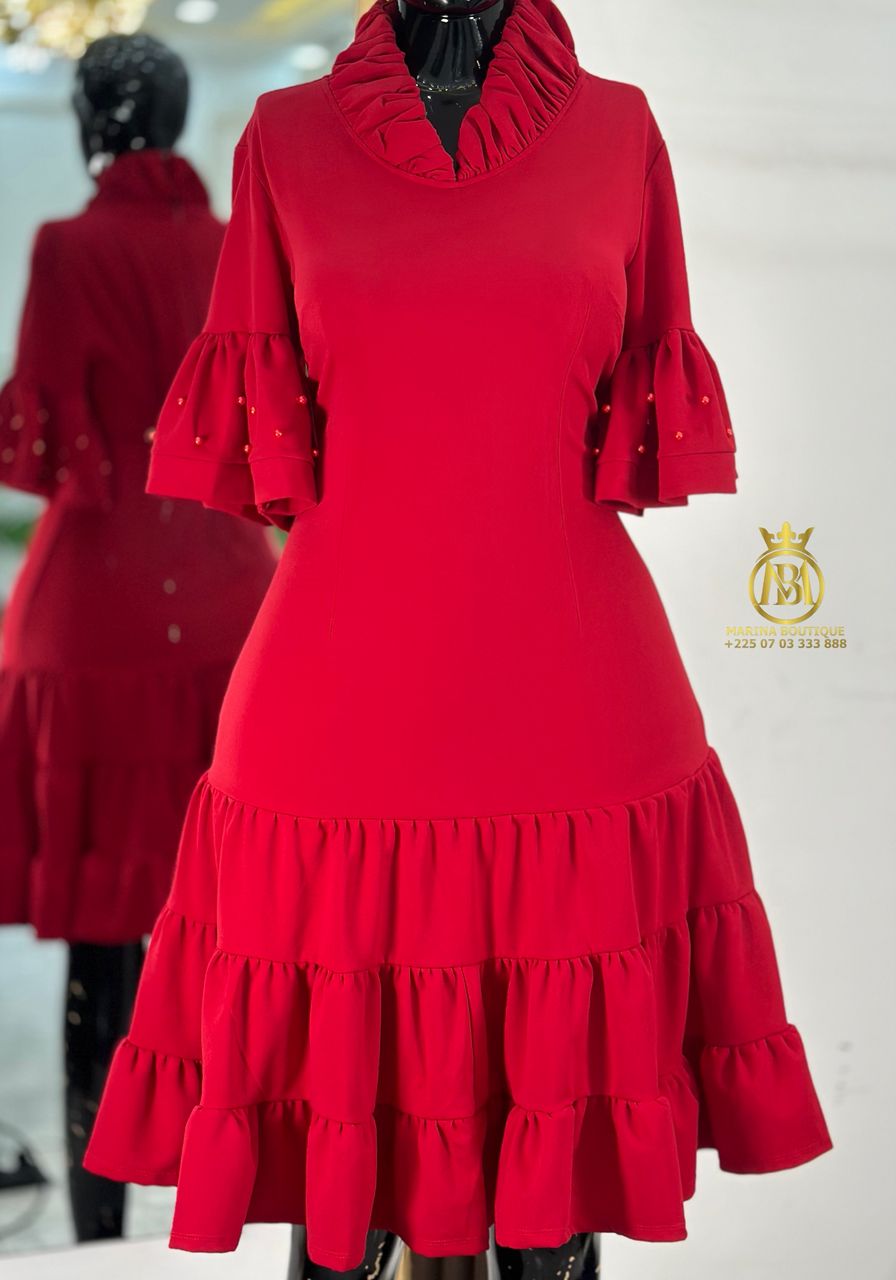 ROBE AUX GENOUX
