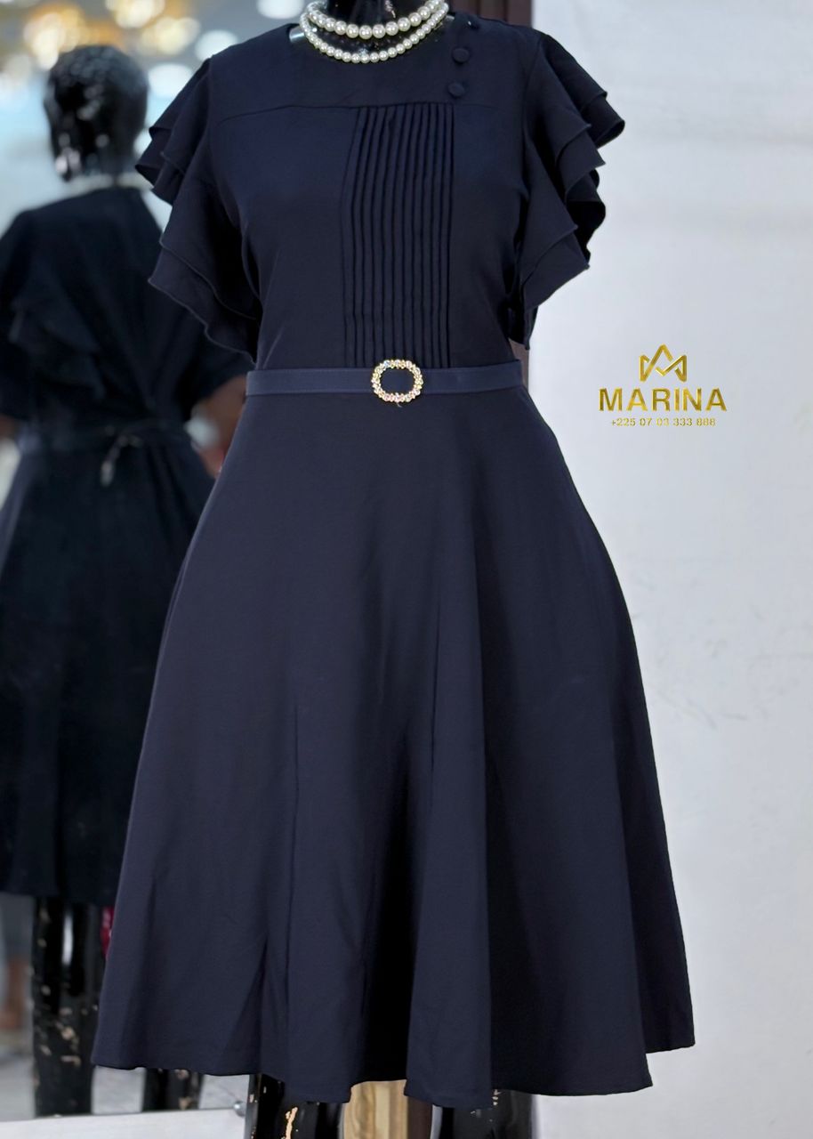 ROBE AUX GENOUX