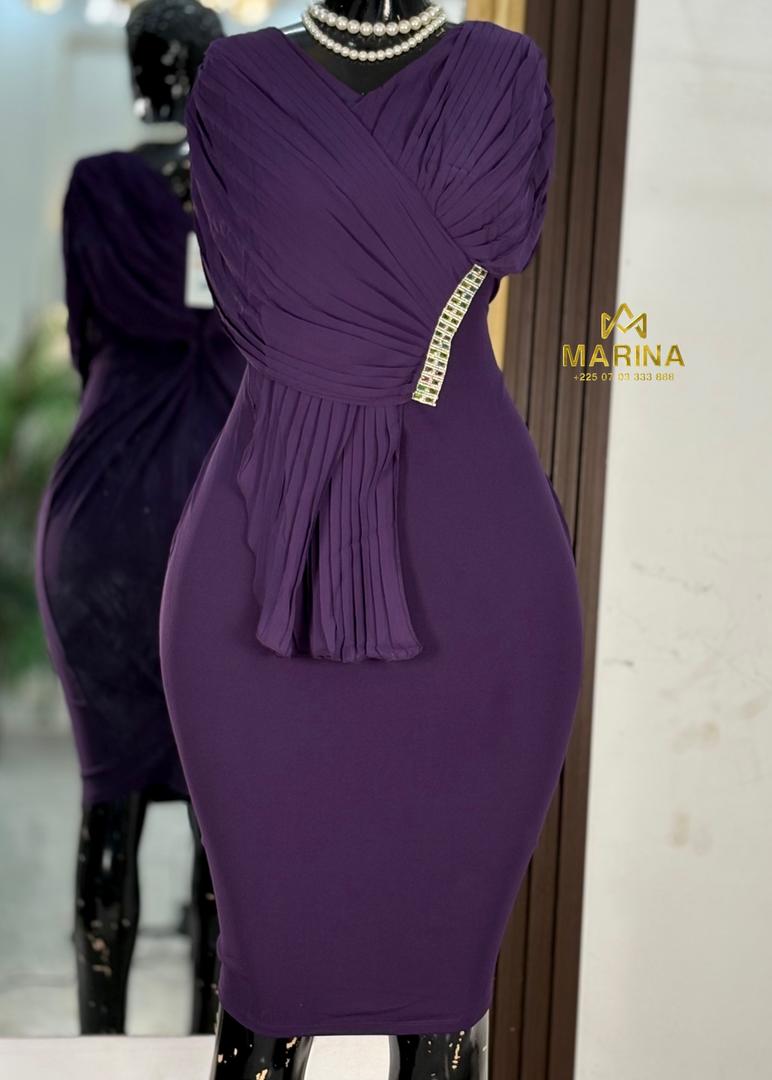 ROBE AUX GENOUX