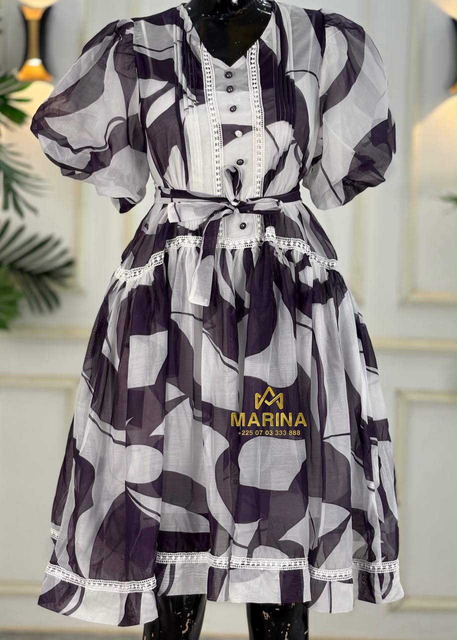 ROBE AUX GENOUX