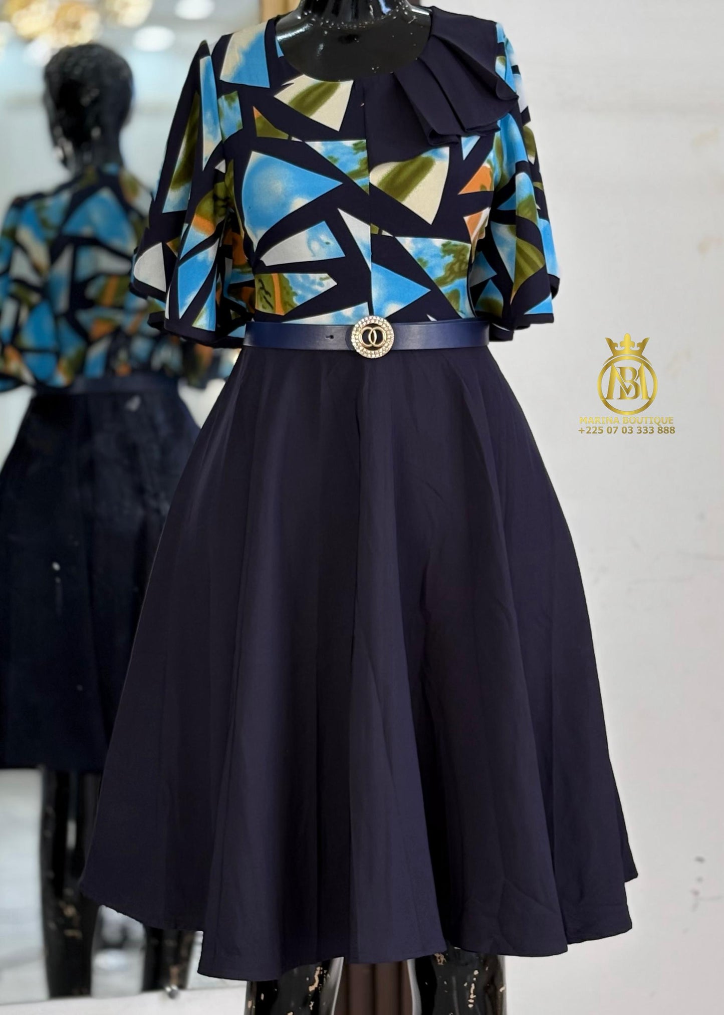 ROBE AUX GENOUX