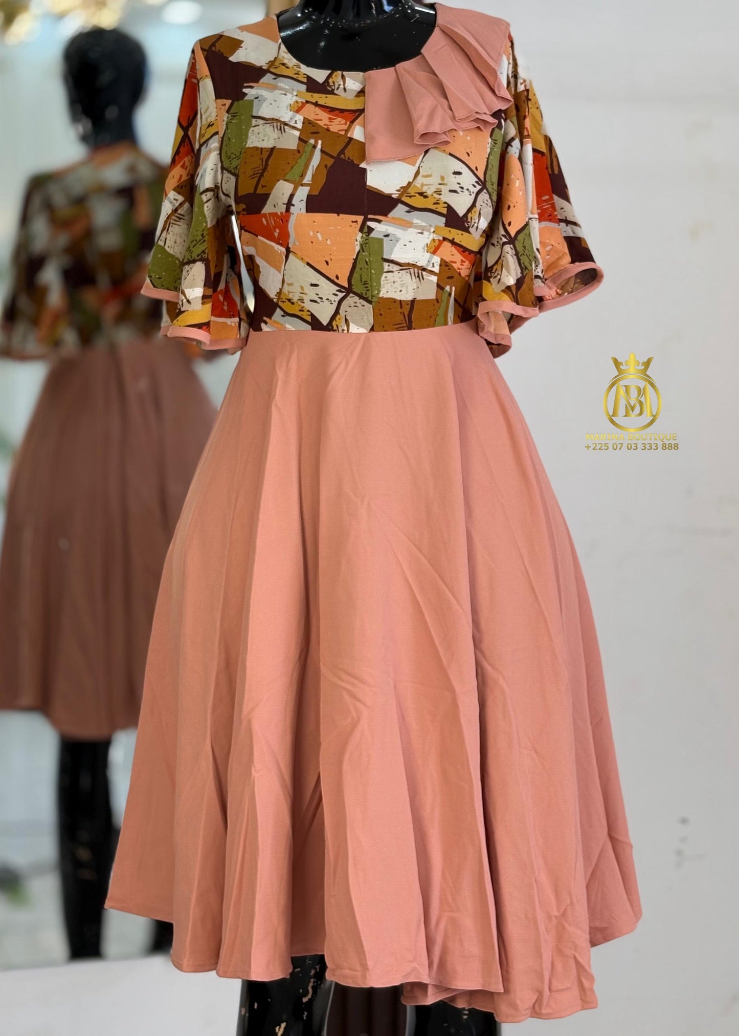 ROBE AUX GENOUX