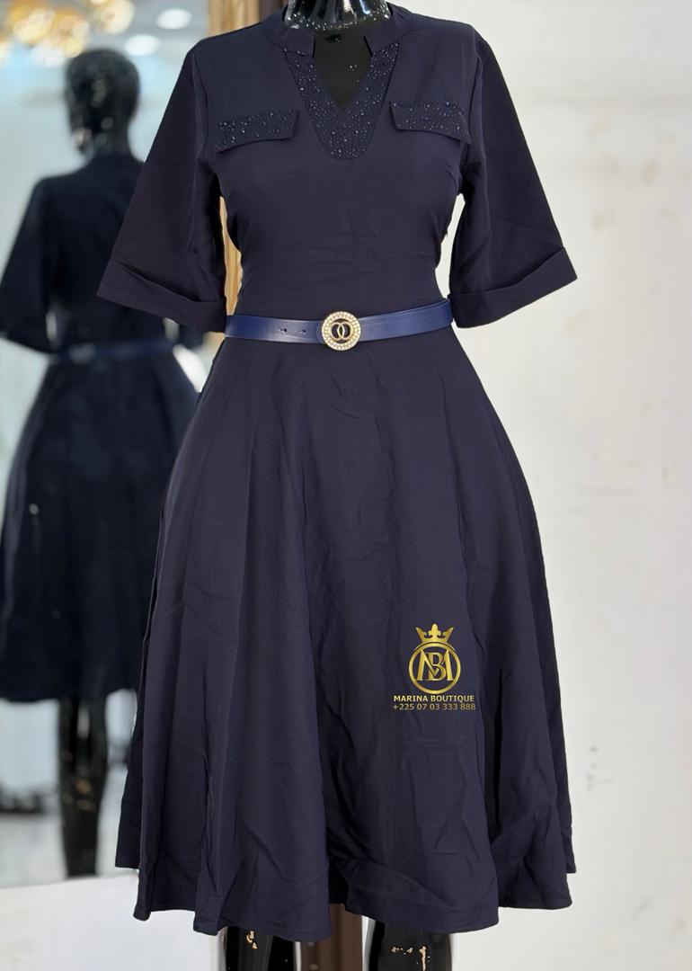 ROBE AUX GENOUX