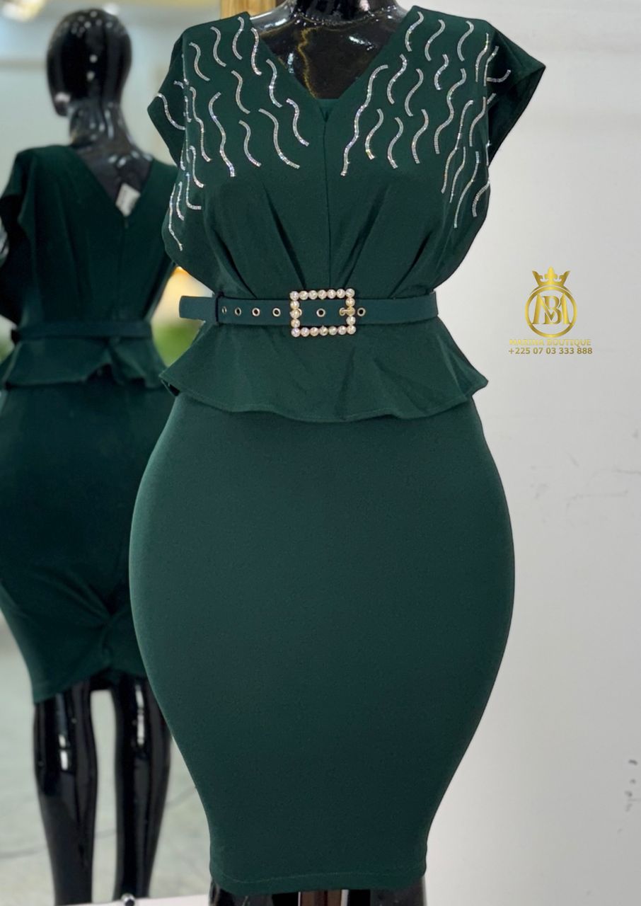 ROBE AUX GENOUX