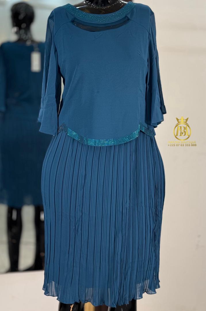 ROBE AUX GENOUX