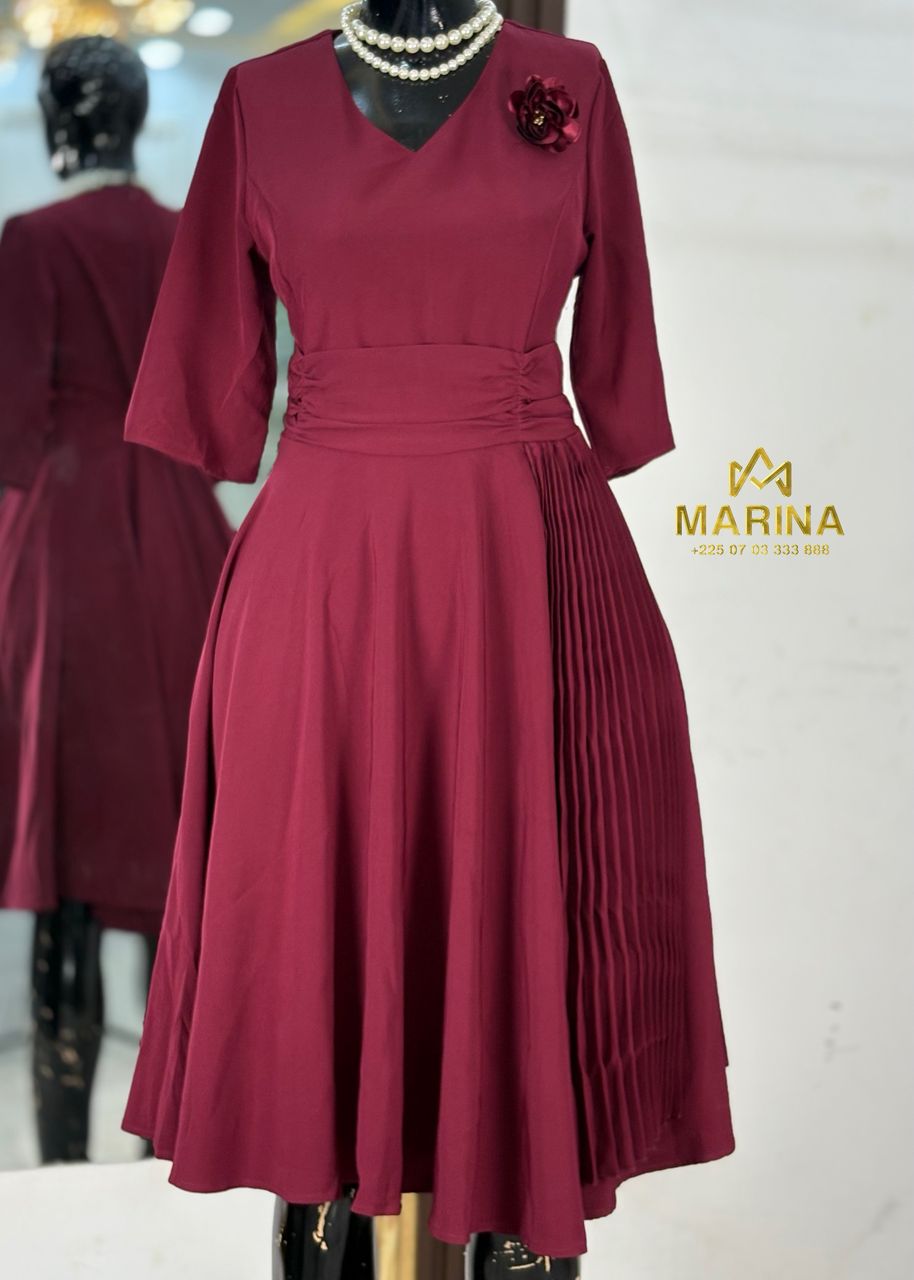 ROBE AUX GENOUX