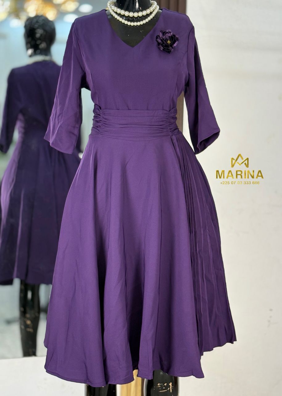 ROBE AUX GENOUX