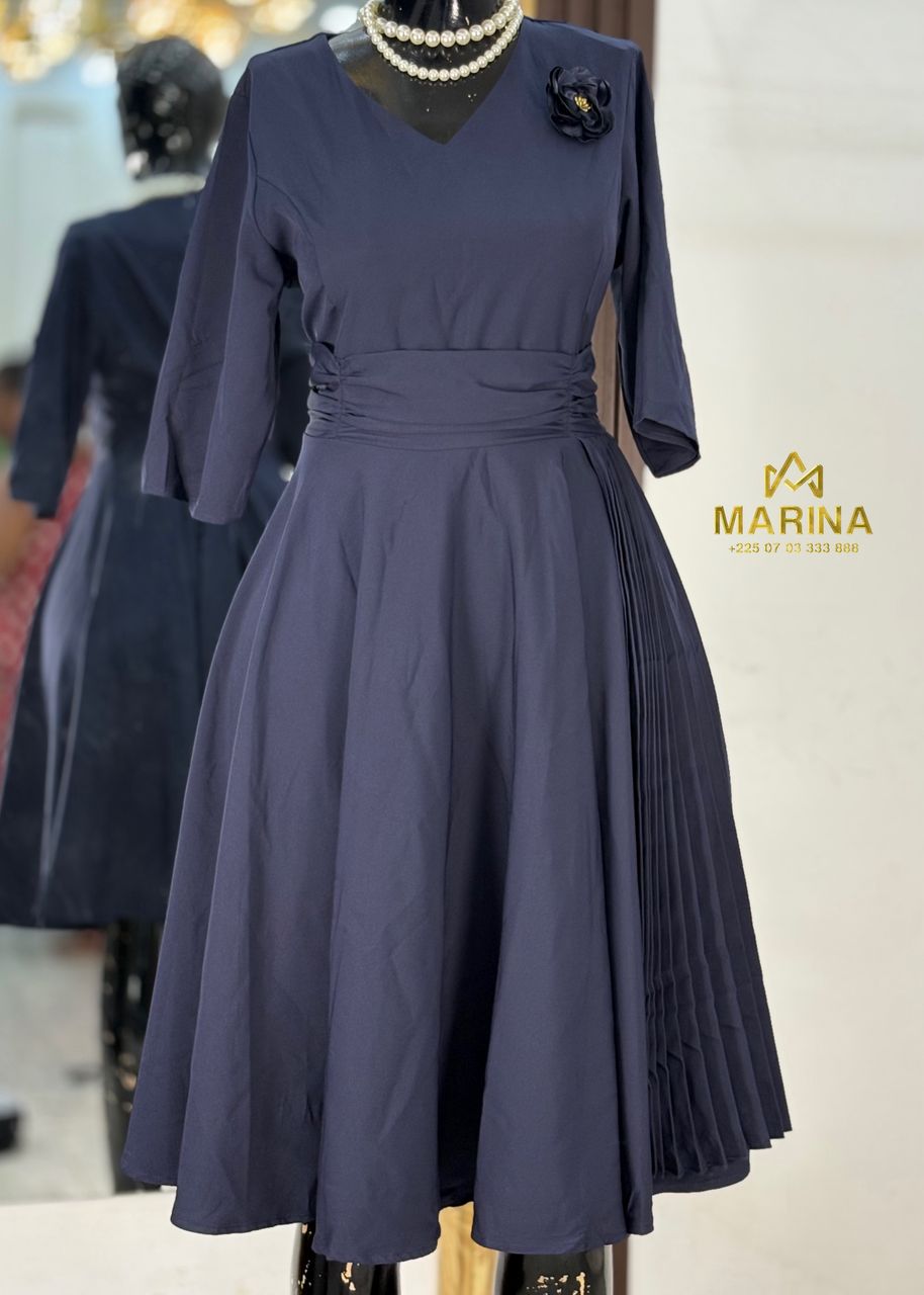 ROBE AUX GENOUX