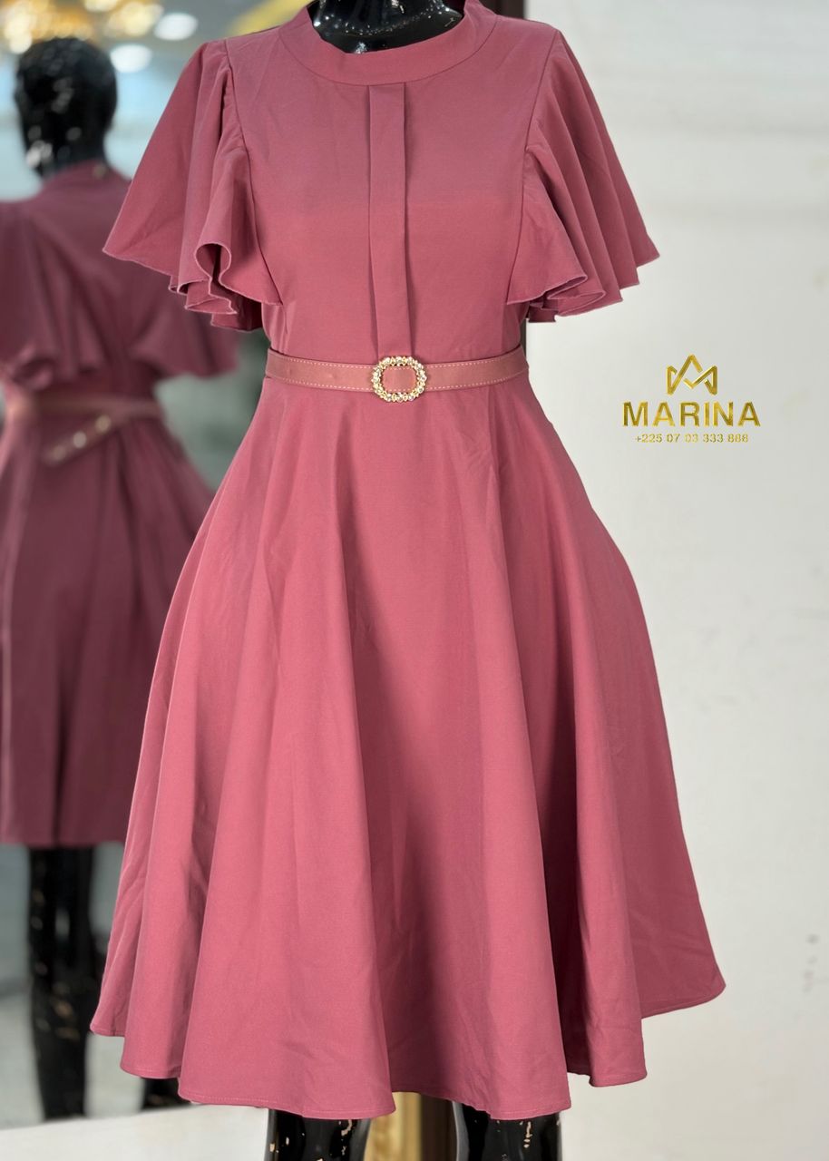 ROBE AUX GENOUX