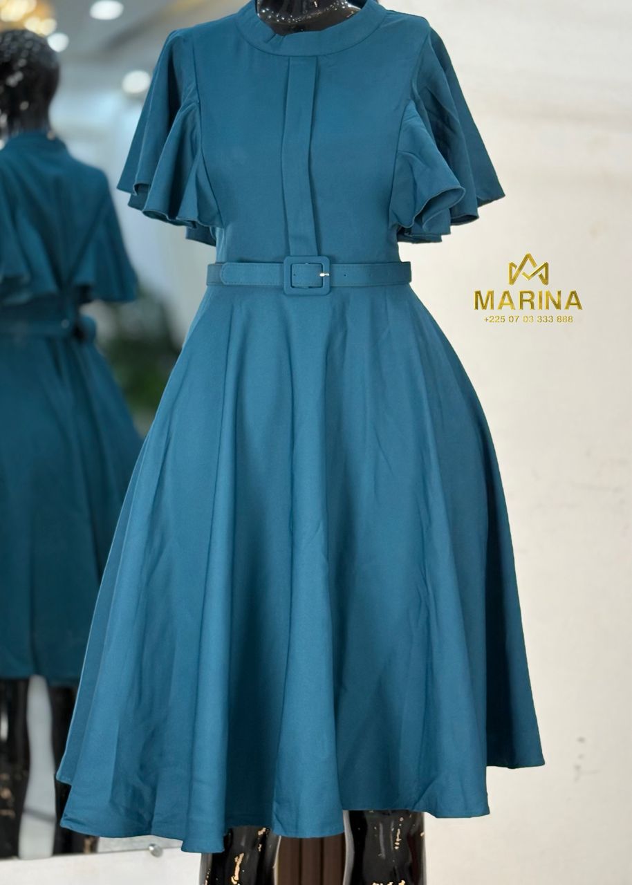 ROBE AUX GENOUX