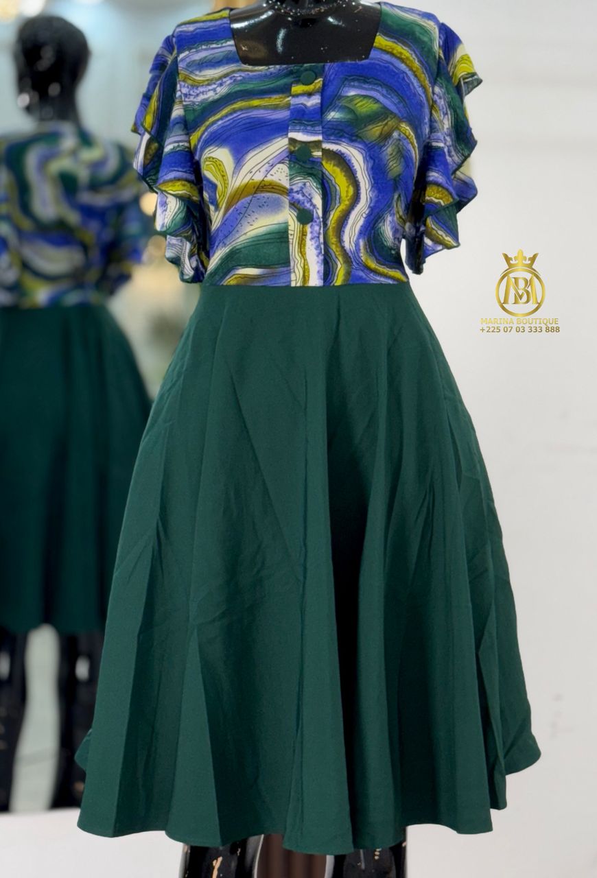 ROBE AUX GENOUX