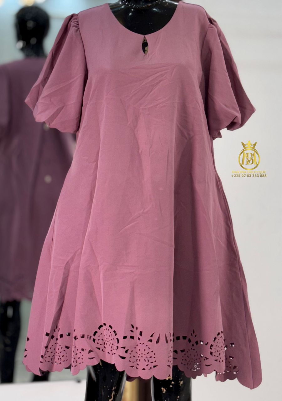 ROBE AUX GENOUX