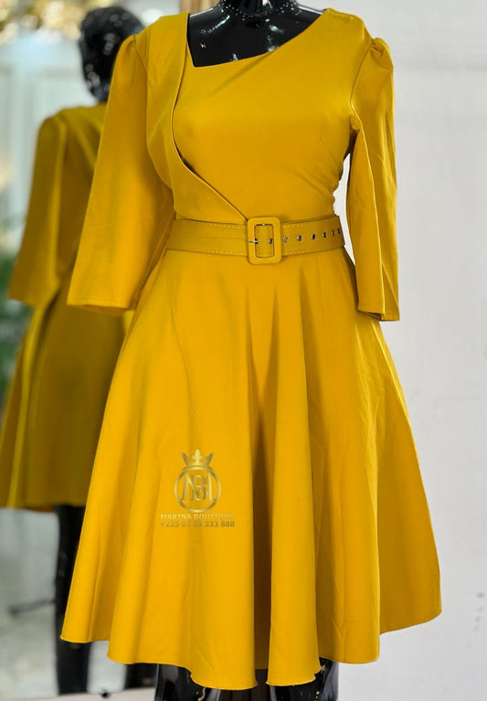 ROBE AUX GENOUX