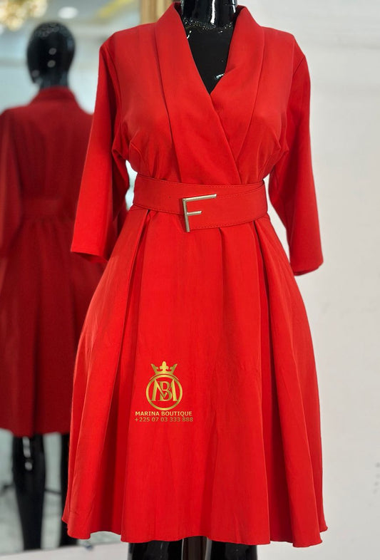 ROBE AUX GENOUX