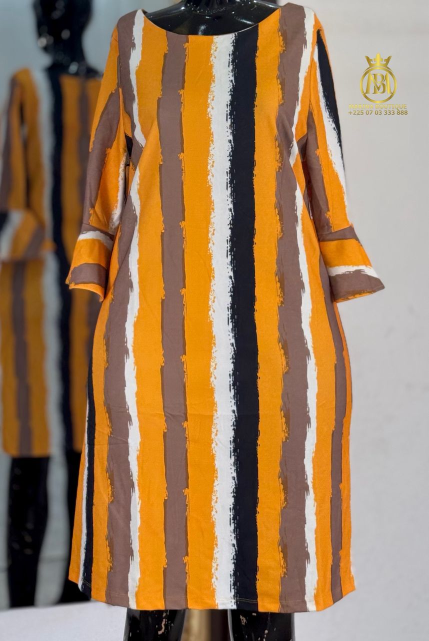 ROBE AUX GENOUX