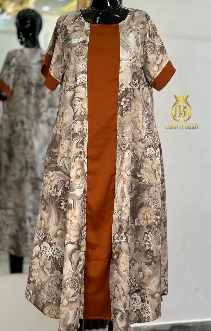 ROBE AUX GENOUX