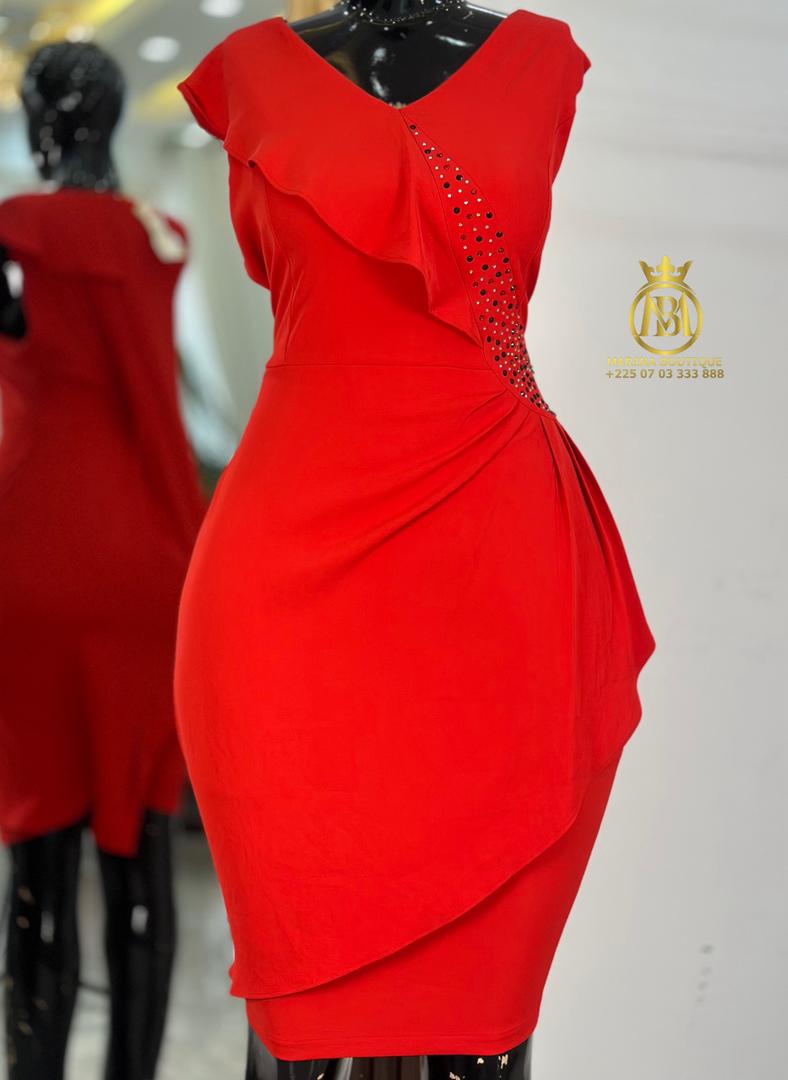 ROBE AUX GENOUX