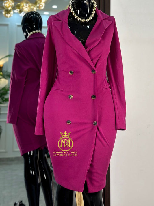 ROBE AUX GENOUX