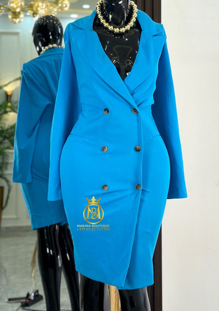 ROBE AUX GENOUX