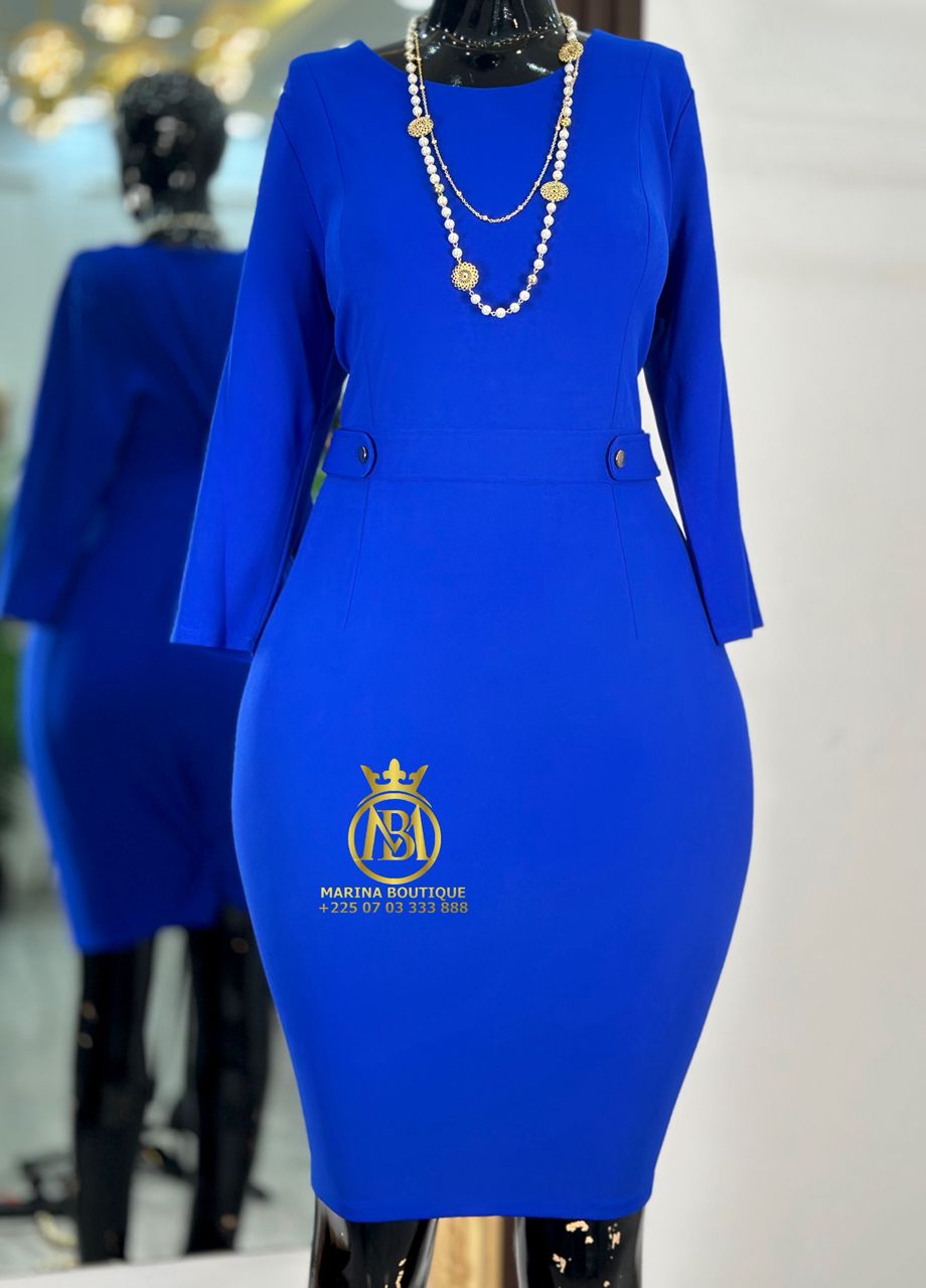ROBE AUX GENOUX