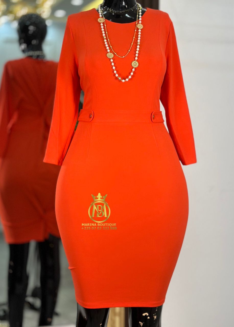 ROBE AUX GENOUX