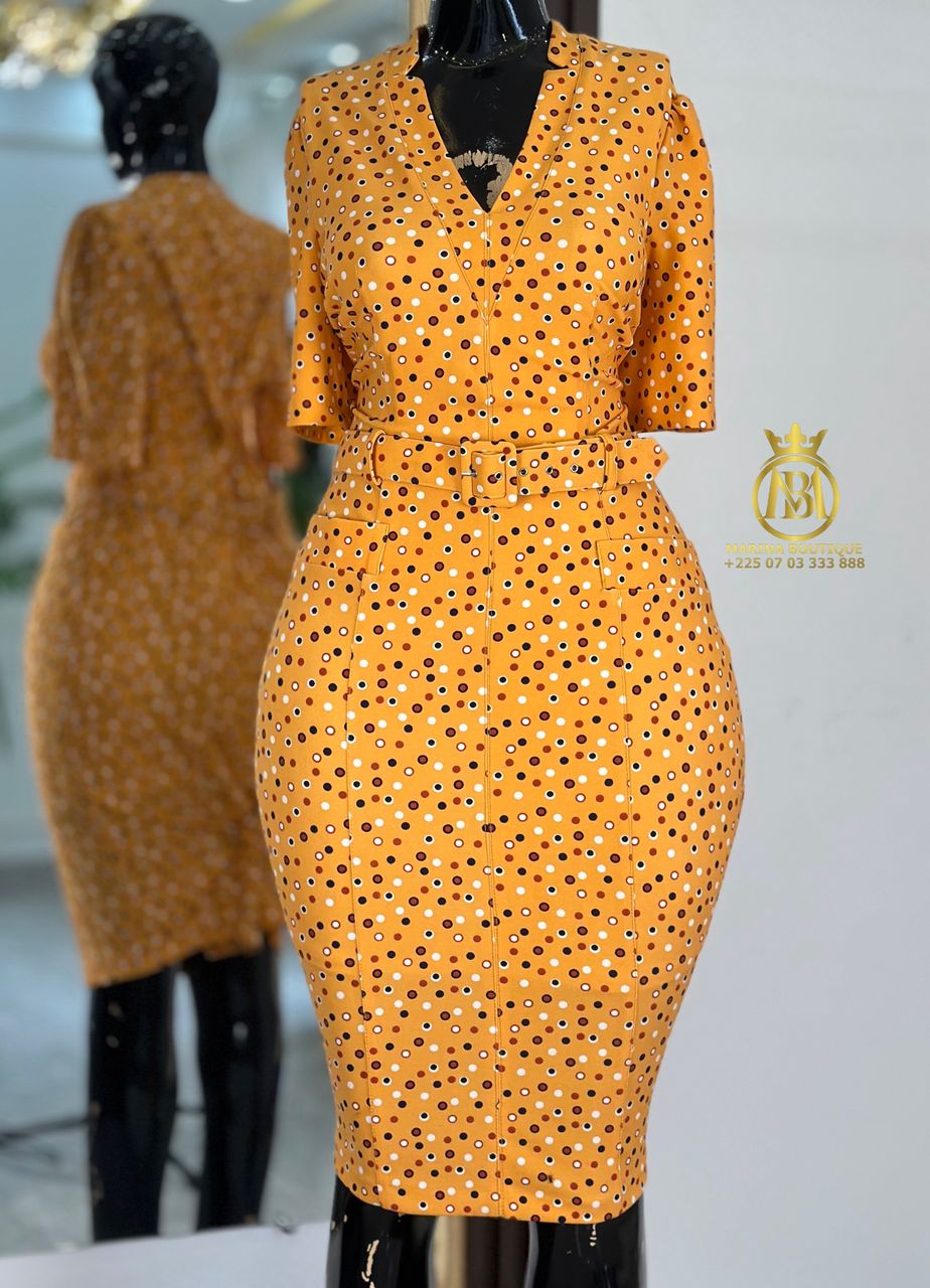 ROBE AUX GENOUX