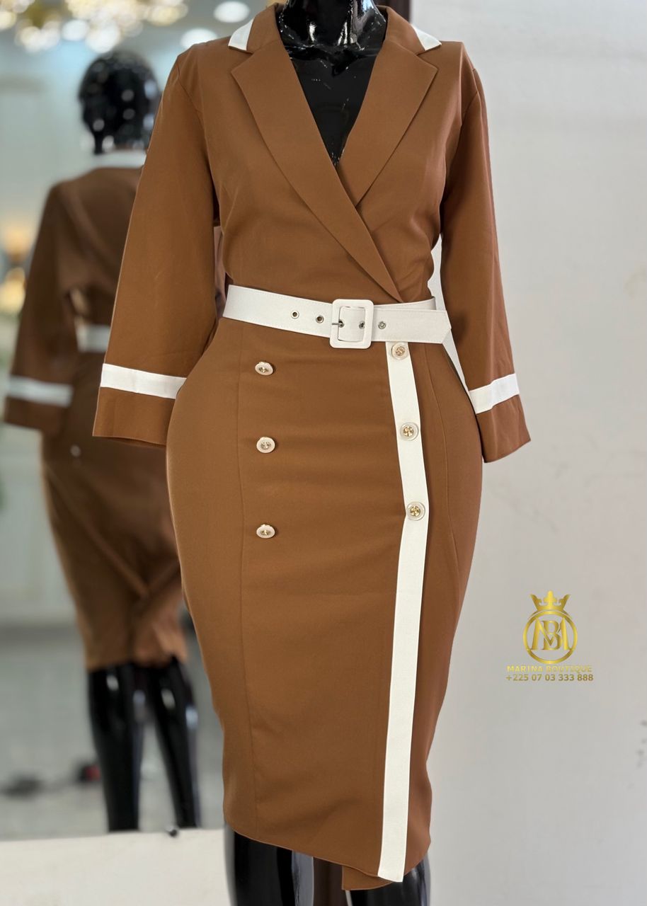 ROBE AUX GENOUX