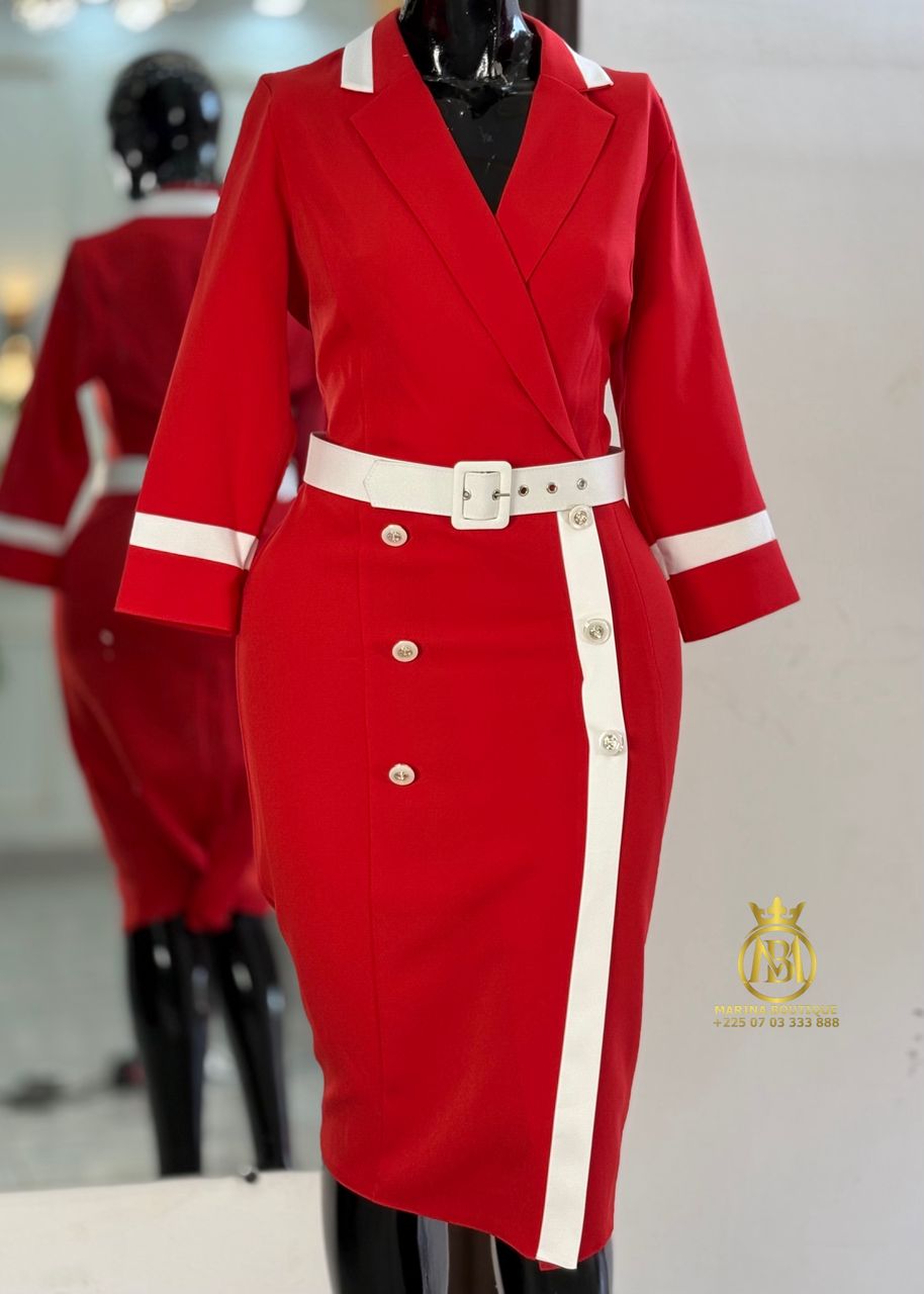 ROBE AUX GENOUX