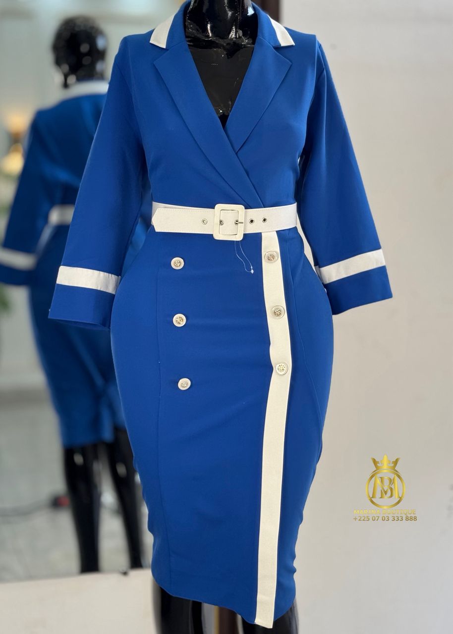 ROBE AUX GENOUX