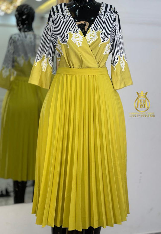 ROBE AUX GENOUX