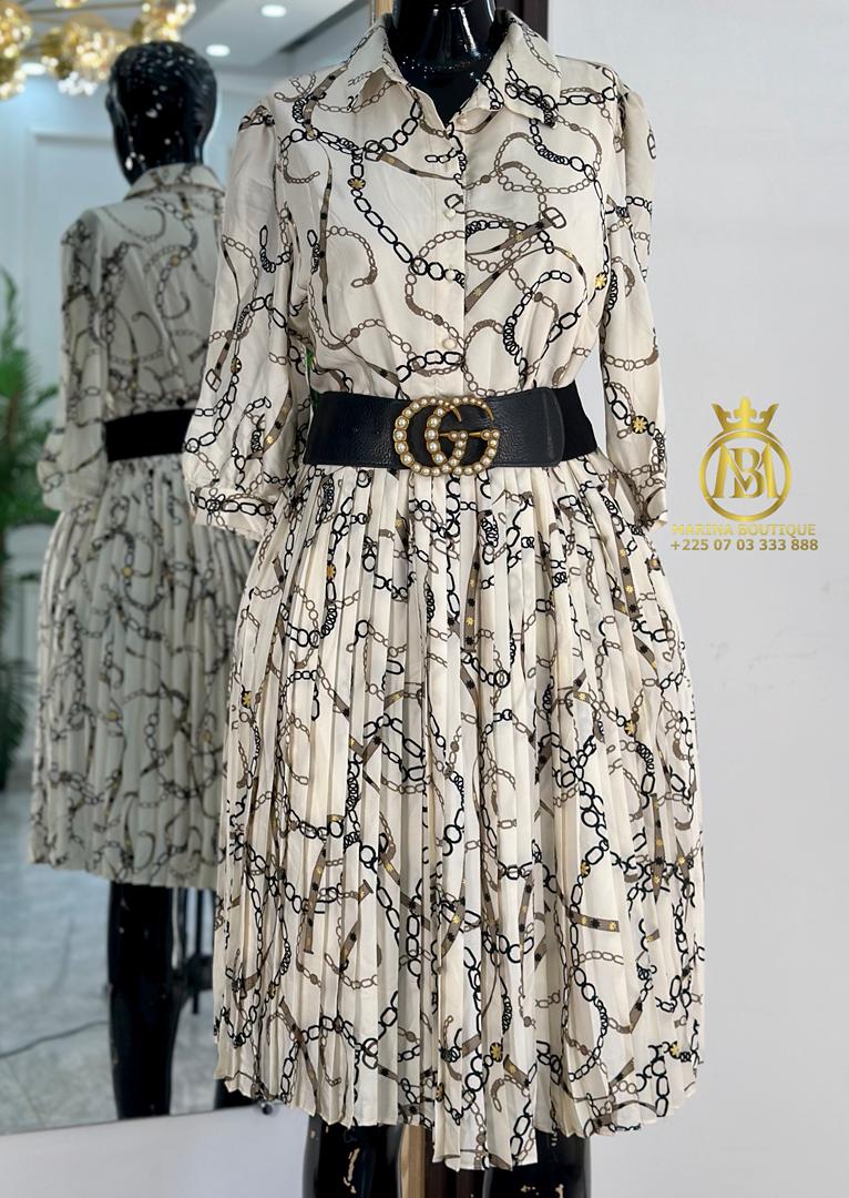 ROBE AUX GENOUX