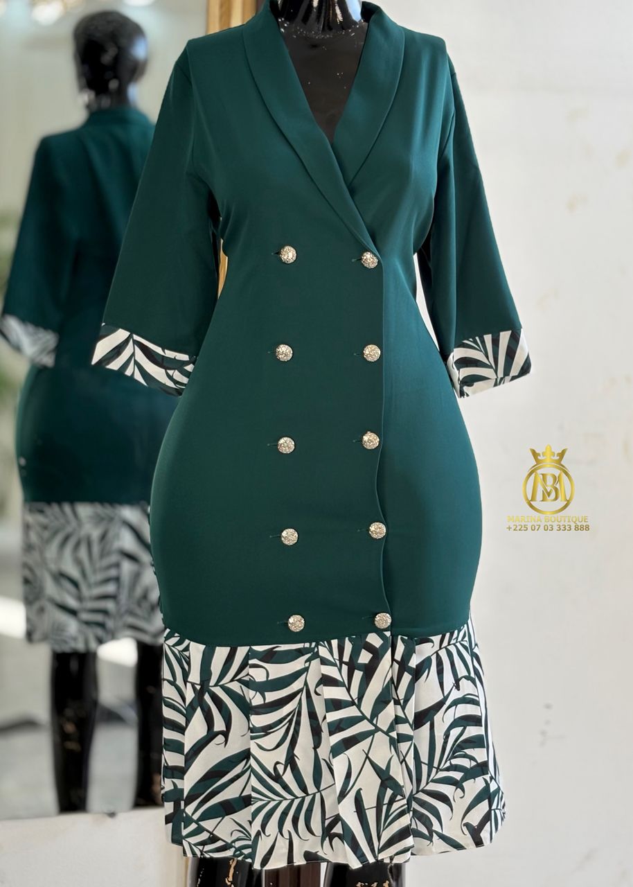 ROBE AUX GENOUX