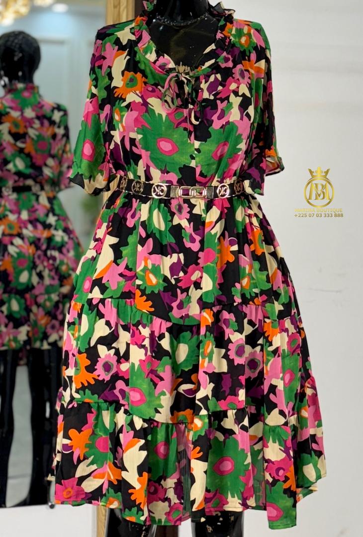 ROBE AUX GENOUX