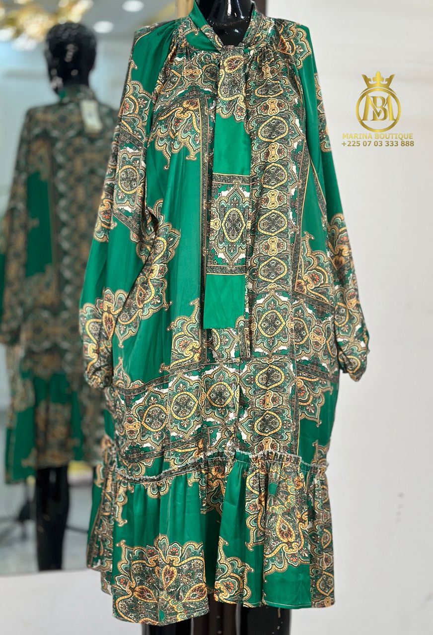 ROBE AUX GENOUX