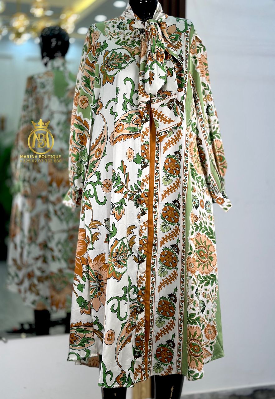 ROBE AUX GENOUX