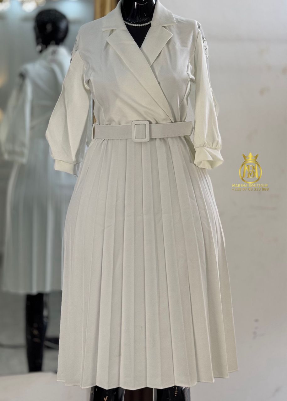 ROBE AUX GENOUX