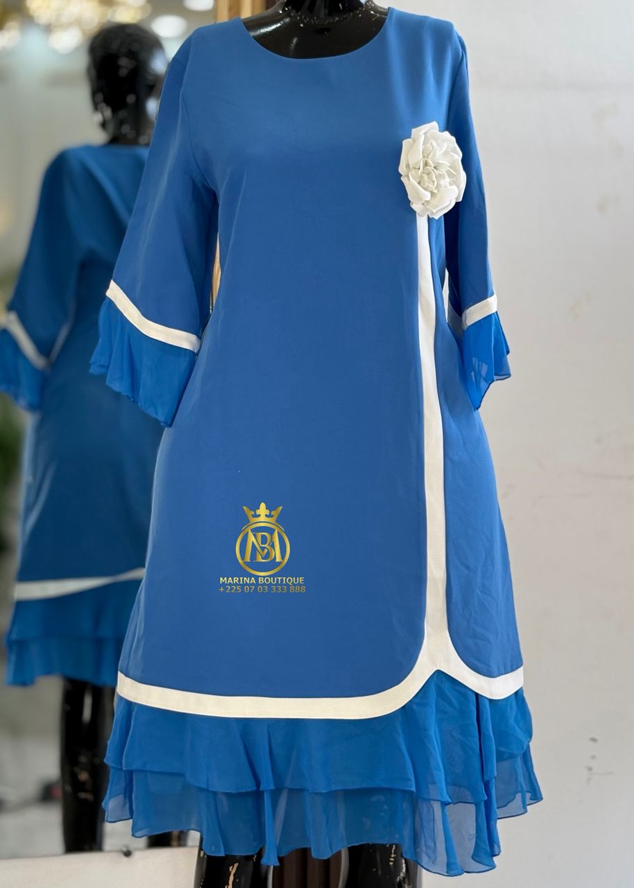 ROBE AUX GENOUX