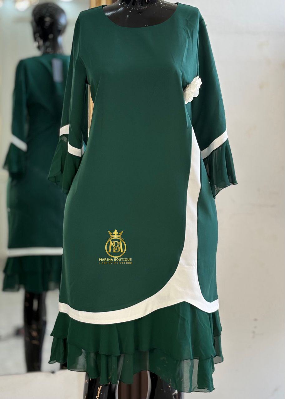 ROBE AUX GENOUX