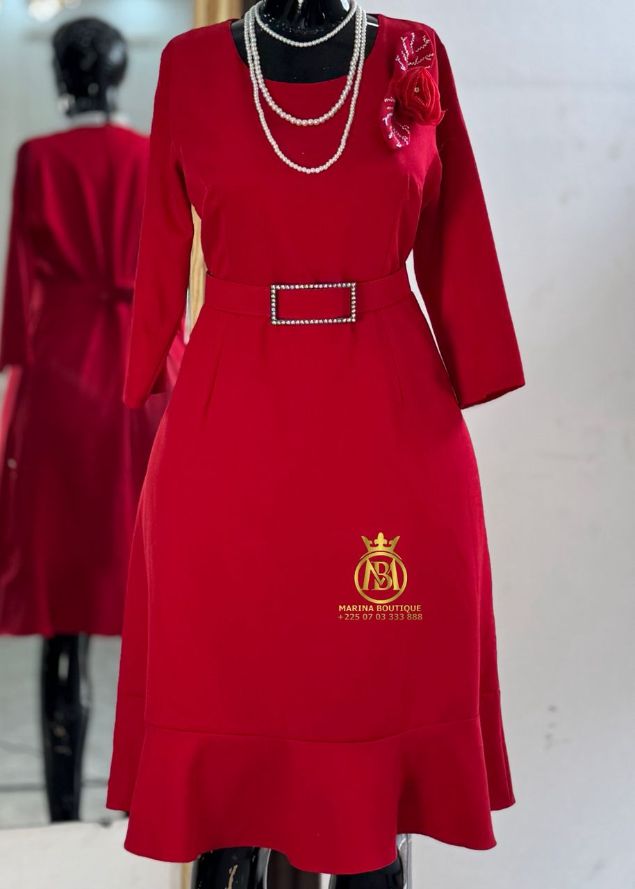 ROBE AUX GENOUX