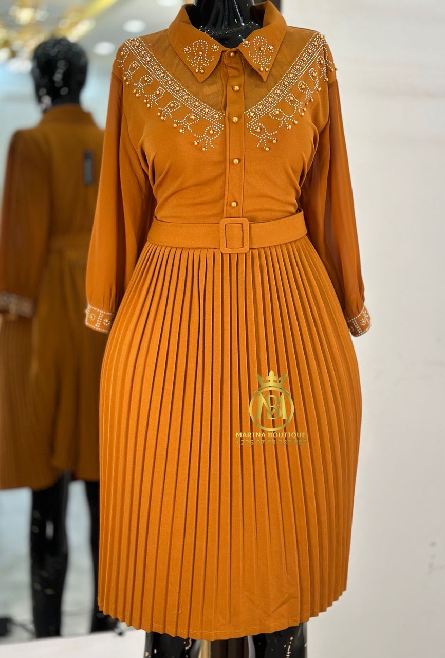 ROBE AUX GENOUX