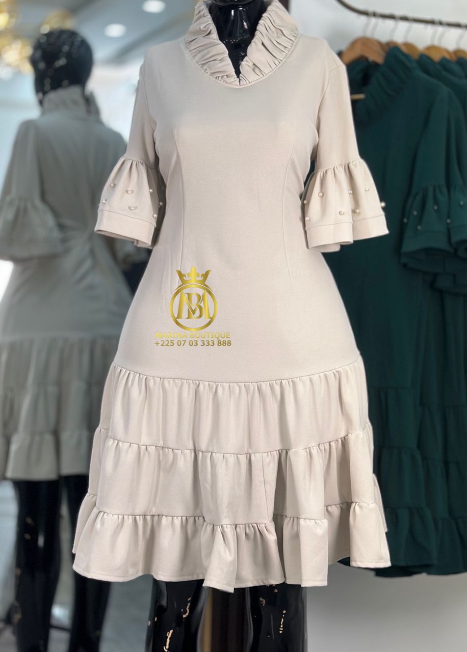 ROBE AUX GENOUX