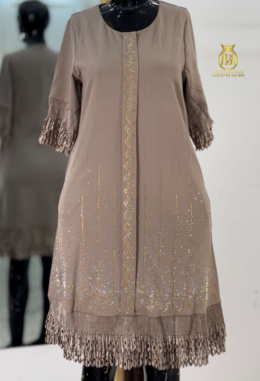 ROBE AUX GENOUX