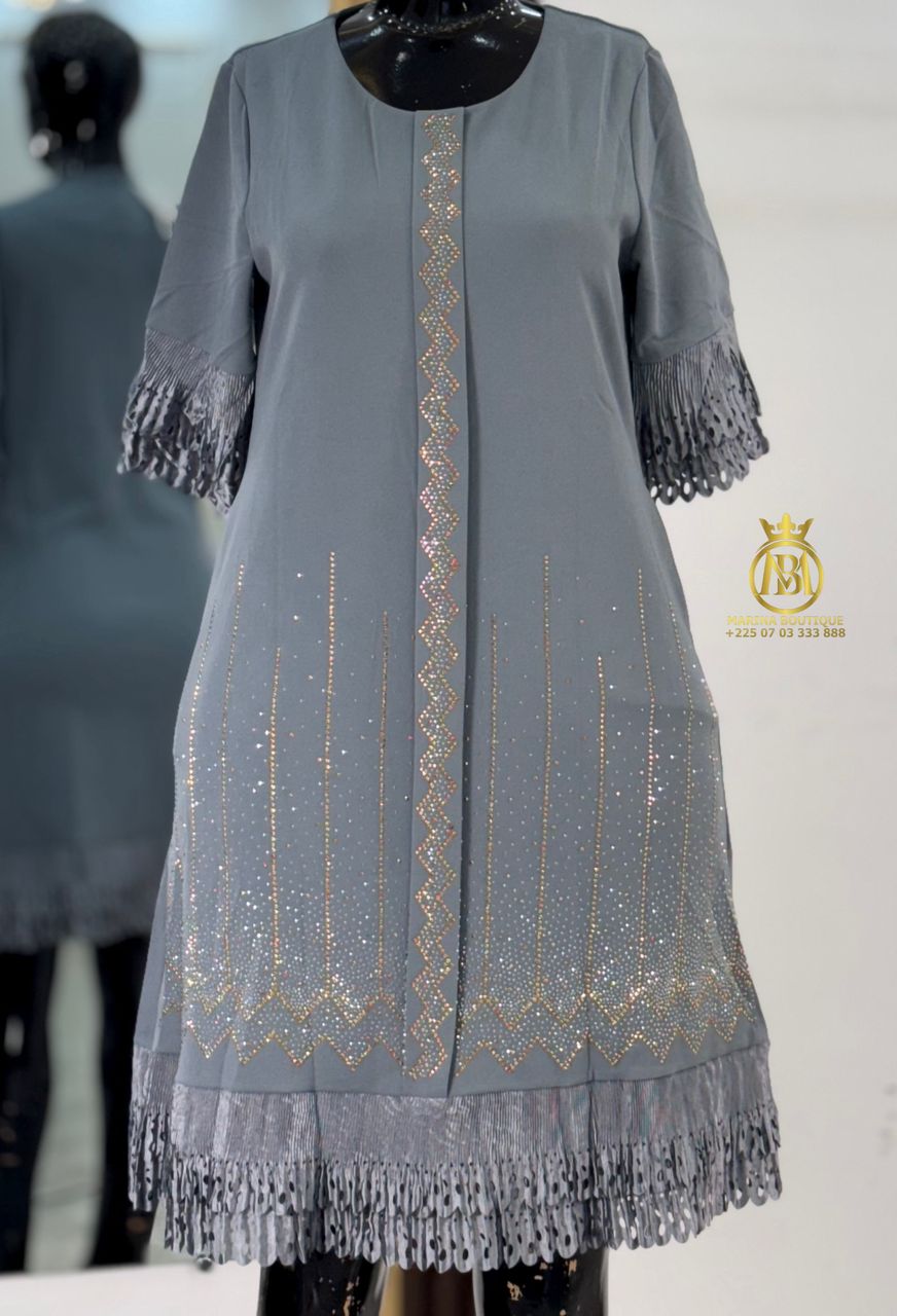 ROBE AUX GENOUX