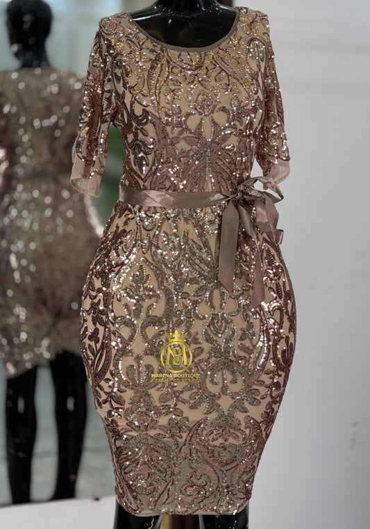 ROBE AUX GENOUX