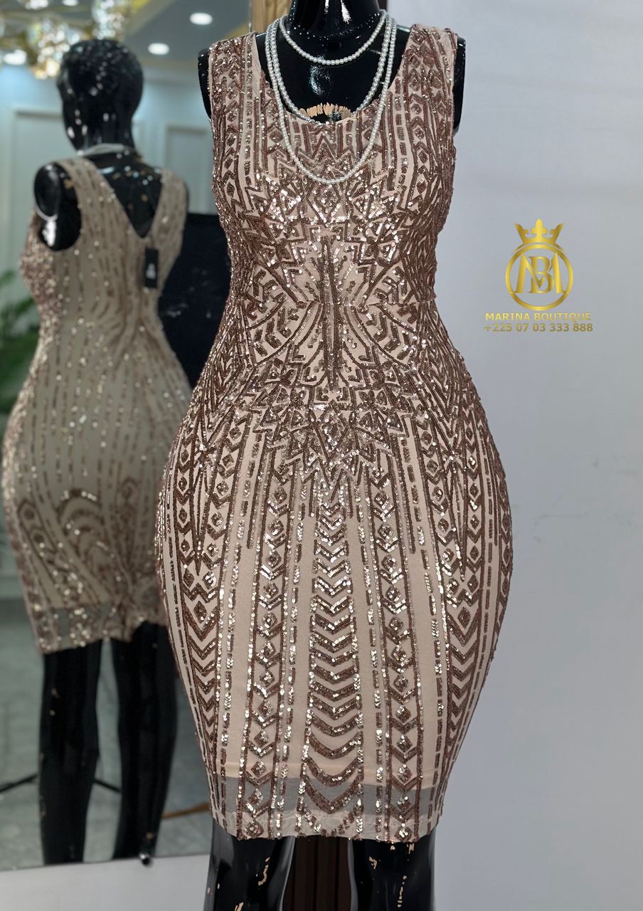 ROBE AUX GENOUX